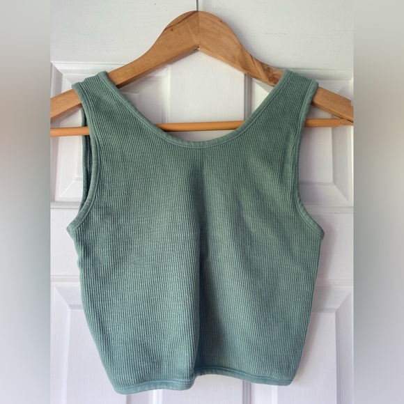 Bundle of (2) Tank Top Style Crop Tops Size M - Picture 8 of 9